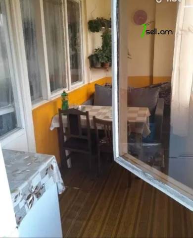 4 սենյականոց բնակարան, Իսահակյան թաղամաս, 88 ք.մ., նախավերջին հարկ, կոսմետիկ վերանորոգում