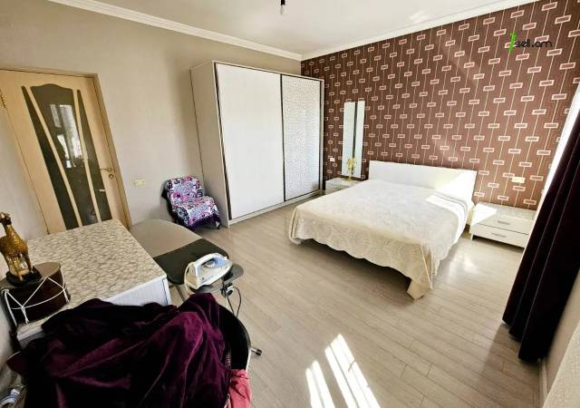 Երկու հարկանի տուն Մհեր Մկրտչյան փողոցում Ավանում, 1080 ք.մ., 3+ սանհանգույց, կապիտալ վերանորոգված