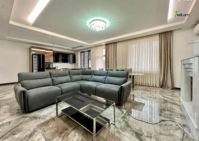 Երկու հարկանի տուն Էզրաս Հասրաթյան փողոցում Քանաքեռ Զեյթունում, 300 ք.մ., 3+ սանհանգույց