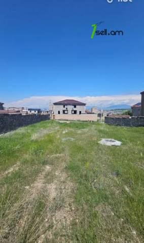 Հողատարածք բնակելի շինությունների համար Ավանում, 800 քմ