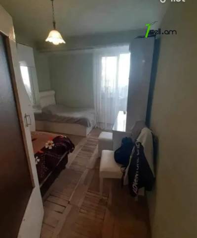 4 սենյականոց բնակարան, Իսահակյան թաղամաս, 88 ք.մ., նախավերջին հարկ, կոսմետիկ վերանորոգում