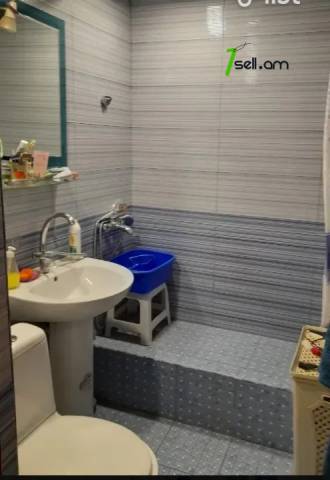 1 սենյականոց բնակարան Կարապետ Ուլնեցու փողոցում, 30 քմ, 1/4 հարկ, եվրովերանորոգված, քարե շենք