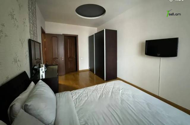 4 սենյականոց բնակարան նորակառույց շենքում Դերենիկ Դեմիրճյան փողոցում, 181 ք.մ., 4/11 հարկ