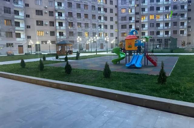 3 սենյականոց բնակարան նորակառույց շենքում Նիկողայոս Ադոնցի փողոցում, 88 քմ, 2/8 հարկ, 2 սանհանգույց