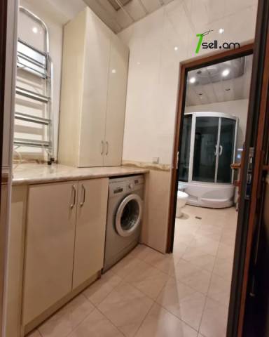 3 սենյականոց բնակարան նորակառույց շենքում Մարշալ Բաղրամյան պողոտայում, 130 ք.մ., 2 սանհանգույց