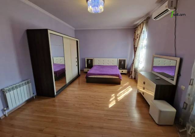 Երկու հարկանի քարե տուն Մելքումովի փողոցում Դավիթաշենում, 600 ք.մ., 3+ սանհանգույց, եվրովերանորոգված