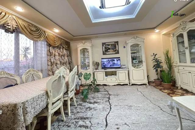 4 սենյականոց բնակարան Գուսան Շերամի փողոցում, 88 քմ, 5/9 հարկ, դիզայներական ոճով վերանորոգված