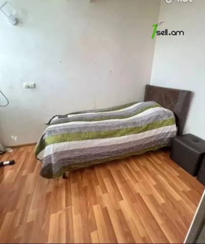 4 սենյականոց բնակարան Գուսան Շերամի փողոցում, 100 քմ, կապիտալ վերանորոգված, քարե շենք