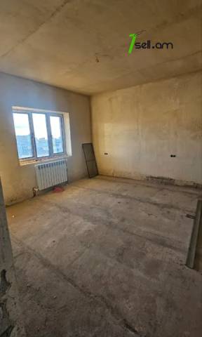 Երեք հարկանի քարե տուն Խաչատուր Աբովյանի 21-րդ փողոցում Առինջում, 1360 ք.մ., 3+ սանհանգույց