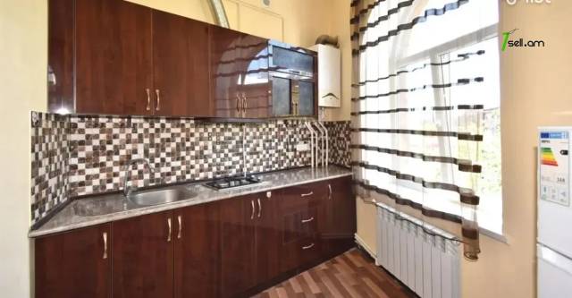 2 սենյականոց բնակարան Կիևյան փողոցում, 56 ք.մ., բարձր առաստաղներ, 2/5 հարկ, կապիտալ վերանորոգված