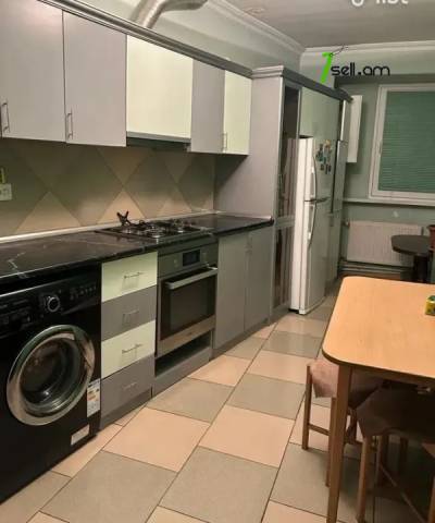 4 սենյականոց բնակարան Խաղաղ Դոնի փողոցում, 96 ք.մ., 1/9 հարկ, եվրովերանորոգված