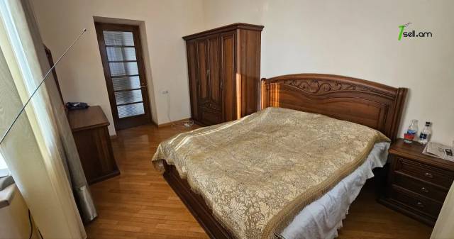 Երկու հարկանի քարե տուն Սեպուհի փողոցում Արաբկիրում, 788 ք.մ., 2 սանհանգույց, կոսմետիկ վերանորոգում