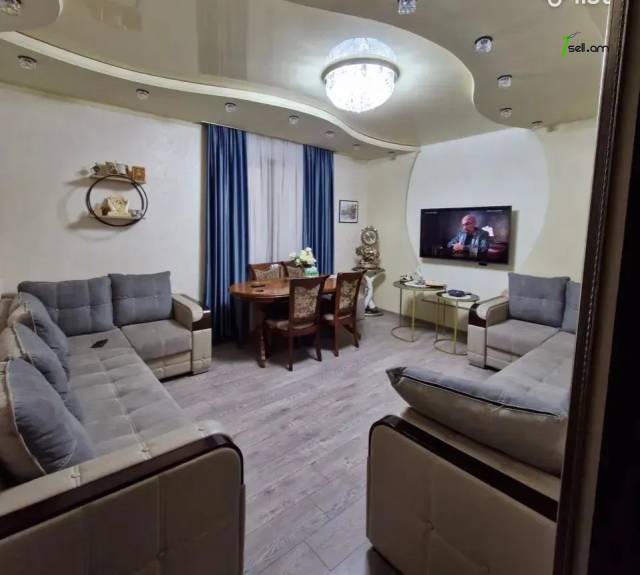 4 սենյականոց բնակարան Խաղաղ Դոնի փողոցում, 90 քմ, 7/9 հարկ, մի քանի պատշգամբ, կապիտալ վերանորոգված