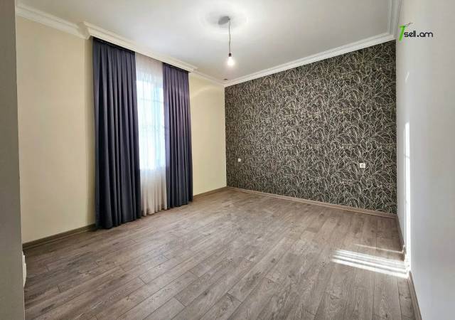 Երկու հարկանի քարե տուն, Գ-1 թաղամաս Աջափնյակում, 1080 ք.մ., 3+ սանհանգույց, կապիտալ վերանորոգված