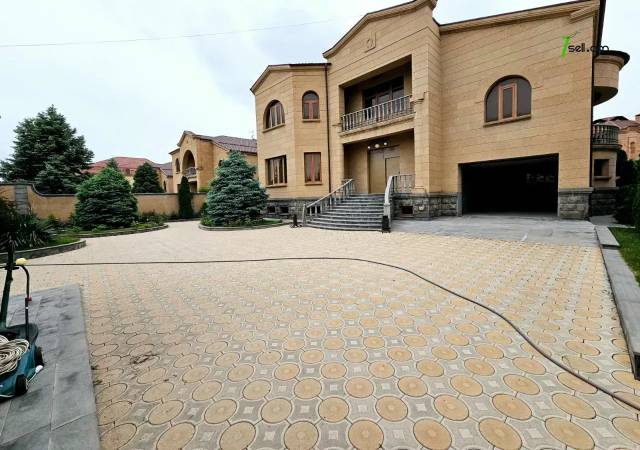 Երկու հարկանի քարե տուն, Գ-1 թաղամաս Աջափնյակում, 1200 ք.մ., 2 սանհանգույց, կապիտալ վերանորոգված