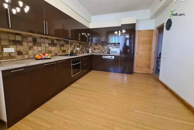 4 սենյականոց բնակարան նորակառույց շենքում Արգիշտի փողոցում, 175 ք.մ., 3+ սանհանգույց