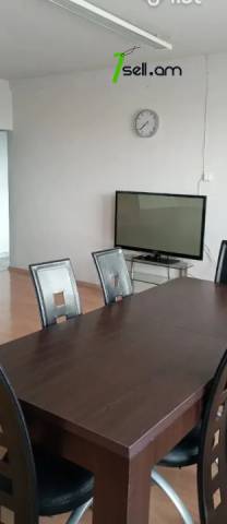 3 սենյականոց բնակարան Ռայնիսի փողոցում, 78 ք.մ., կապիտալ վերանորոգված