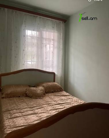 4 սենյականոց բնակարան Հրաչյա Աճառյանի փողոցում, 103 քմ, կապիտալ վերանորոգված, քարե շենք