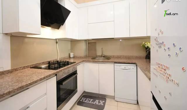 3 սենյականոց բնակարան նորակառույց շենքում Պարույր Սևակի փողոցում, 88 ք.մ., 2 սանհանգույց