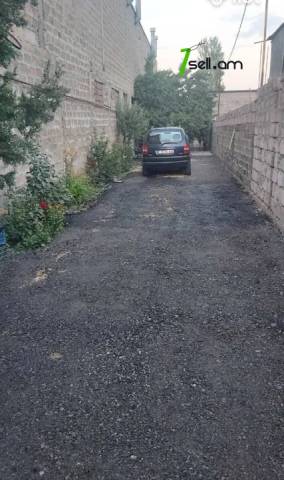 Մեկ հարկանի քարե տուն Դավիթ Բեկի փողոցում Նոր Նորքում, 90 ք.մ., եվրովերանորոգված