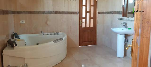 Երկու հարկանի քարե տուն Նորքի 1-ին փողոցում Նորք Մարաշում, 800 ք.մ., 3+ սանհանգույց