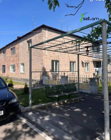 4 սենյականոց բնակարան Հարություն Վերդյանի փողոցում, 108 քմ, 2/2 հարկ, մասնակի վերանորոգում