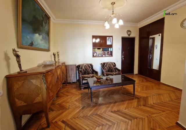 3 սենյականոց բնակարան Վիկտոր Համբարձումյանի փողոցում, 75 ք.մ., 2 սանհանգույց, 3/5 հարկ