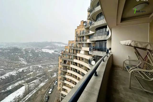 4 սենյականոց բնակարան նորակառույց շենքում Ձորափի փողոցում, 171 քմ, 10/14 հարկ, 3+ սանհանգույց