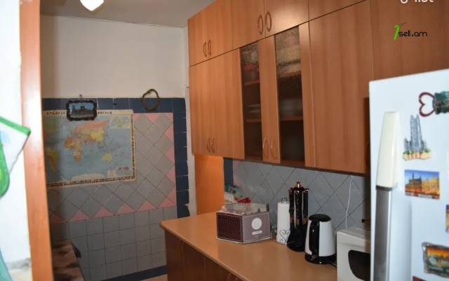 3 սենյականոց բնակարան Լվովյան փողոցում, 62 ք.մ., 8/12 հարկ, մասնակի վերանորոգում