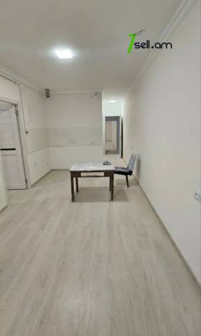 Երկու հարկանի քարե տուն Վահրամ Փափազյան փողոցում Արաբկիրում, 320 ք.մ., 2 սանհանգույց