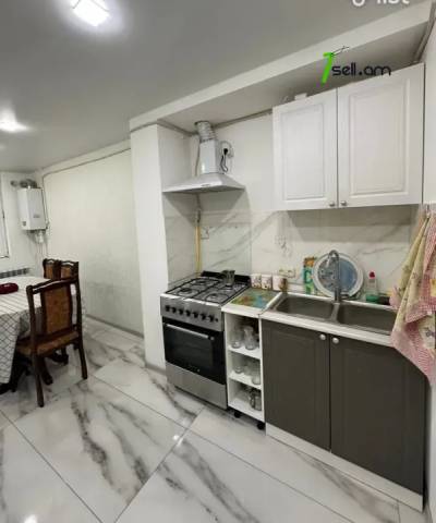 2 սենյականոց բնակարան Արամ Խաչատրյան փողոցում, 55 ք.մ., մի քանի պատշգամբ, նախավերջին հարկ