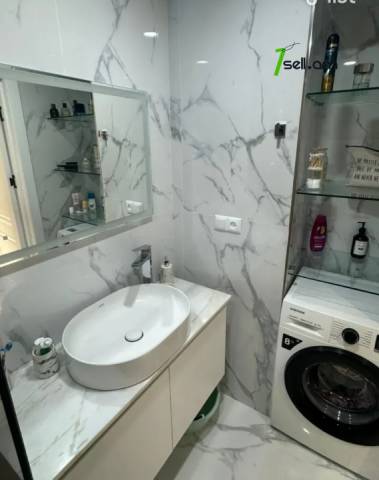 4 սենյականոց բնակարան Դրոյի փողոցում, 108 ք.մ., դիզայներական ոճով վերանորոգված, քարե շենք