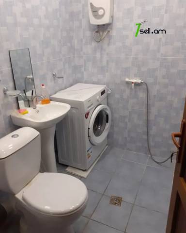 1 սենյականոց բնակարան, 1 թաղամաս, 30 քմ, 2/5 հարկ, կապիտալ վերանորոգված, քարե շենք