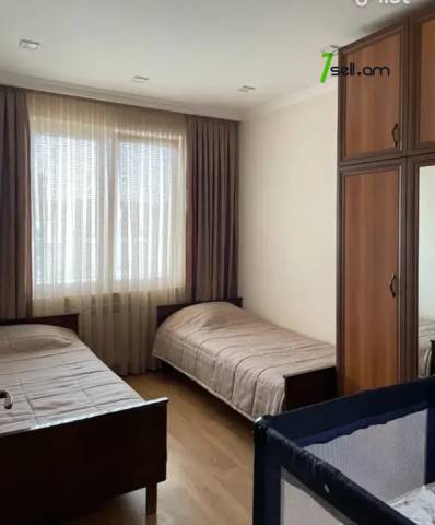 3 սենյականոց բնակարան Խաղաղ Դոնի փողոցում, 80 ք.մ., նախավերջին հարկ, եվրովերանորոգված