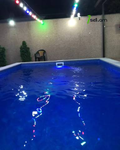 Երեք հարկանի քարե տուն, Նոյ թաղամաս Աջափնյակում, 300 ք.մ., 3+ սանհանգույց, եվրովերանորոգված