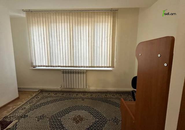 2 սենյականոց բնակարան Երվանդ Քոչարի փողոցում, 67 ք.մ., 2/14 հարկ, կապիտալ վերանորոգված