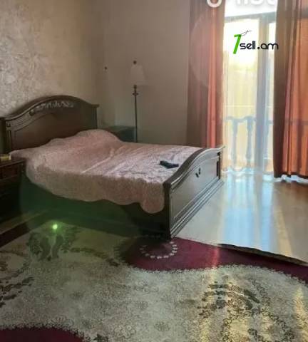 Երեք հարկանի տուն, P. Sevak St Ավանում, 700 ք.մ., 3+ սանհանգույց, կապիտալ վերանորոգված