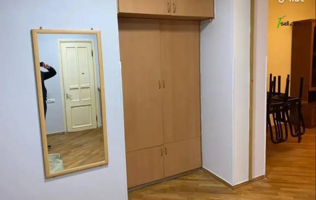 3 սենյականոց բնակարան Կոմիտասի պողոտայում, 115 քմ, 2/4 հարկ, բարձր առաստաղներ, մի քանի պատշգամբ