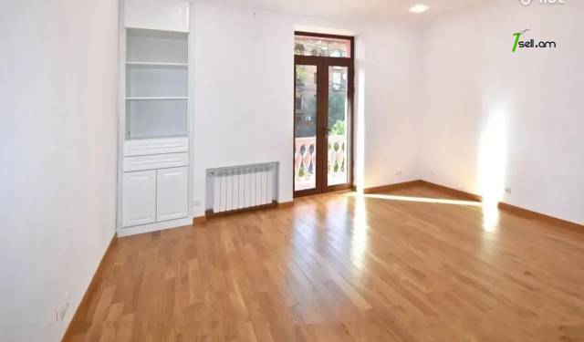 3 սենյականոց բնակարան Մեսրոպ Մաշտոցի պողոտայում, 90 քմ, 2/5 հարկ, 2 սանհանգույց, բարձր առաստաղներ