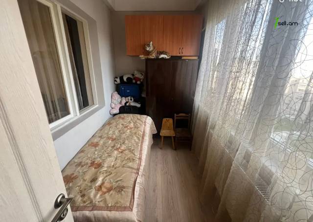 4 սենյականոց բնակարան, Ավան-Առինջ 2-րդ միկրոշրջան, 90 քմ, 7/9 հարկ, եվրովերանորոգված