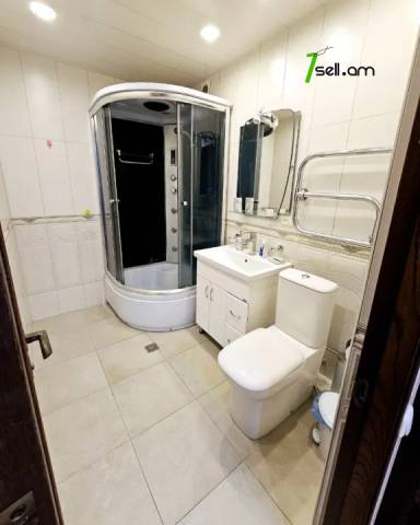 4 սենյականոց բնակարան Ամիրյան փողոցում, 130 ք.մ., նախավերջին հարկ, 2 սանհանգույց