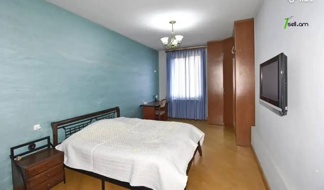 4 սենյականոց բնակարան Աբովյան փողոցում, 191 քմ, նախավերջին հարկ, 3+ սանհանգույց, բարձր առաստաղներ