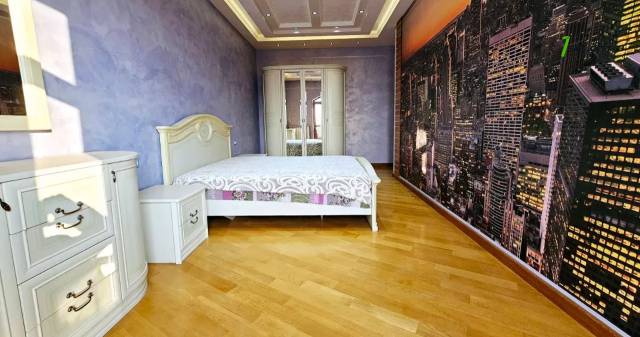 Երեք հարկանի քարե տուն Մոլդովական փողոցում Նոր Նորքում, 1240 քմ, 3+ սանհանգույց