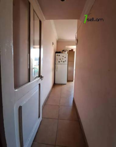 4 սենյականոց բնակարան Գյուլբենկյան փողոցում, 109 ք.մ., մի քանի պատշգամբ, նախավերջին հարկ, քարե շենք