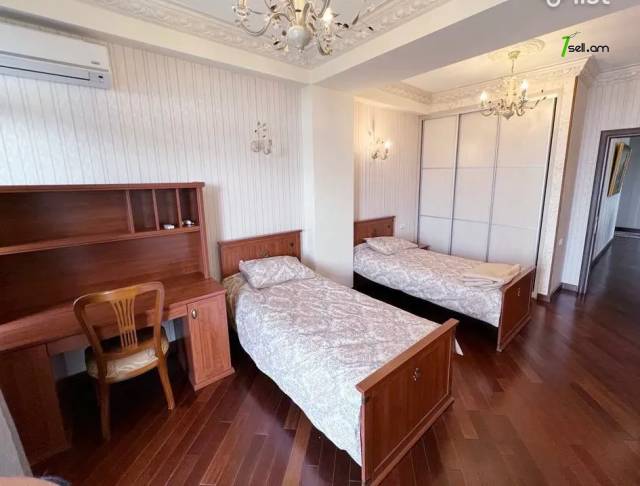 4 սենյականոց բնակարան նորակառույց շենքում Վարդանանց փողոցում, 190 քմ, 17/20 հարկ, 2 սանհանգույց