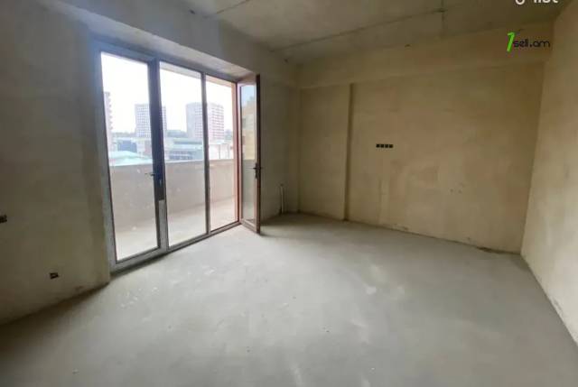 3 սենյականոց բնակարան նորակառույց շենքում Ծարավ Աղբյուրի փողոցում, 82 քմ, բարձր առաստաղներ