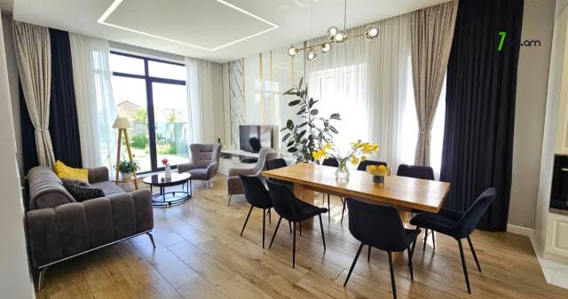 Երեք հարկանի քարե տուն, Avan-Arinj Առինջում, 800 քմ, 3+ սանհանգույց, կապիտալ վերանորոգված