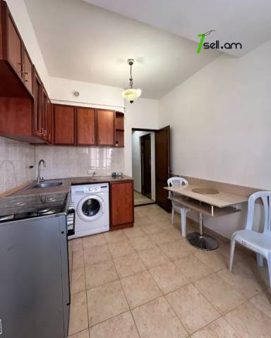 1 սենյականոց բնակարան Զաքյան փողոցում, 40 քմ, 2/9 հարկ, կապիտալ վերանորոգված