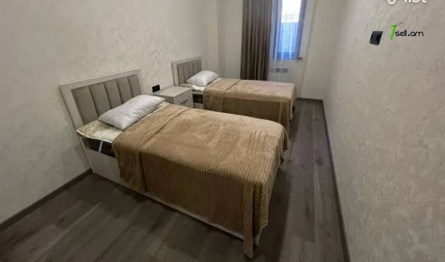 3 սենյականոց բնակարան նորակառույց շենքում Դերենիկ Դեմիրճյանի փողոցում, 111 ք.մ., 2 սանհանգույց