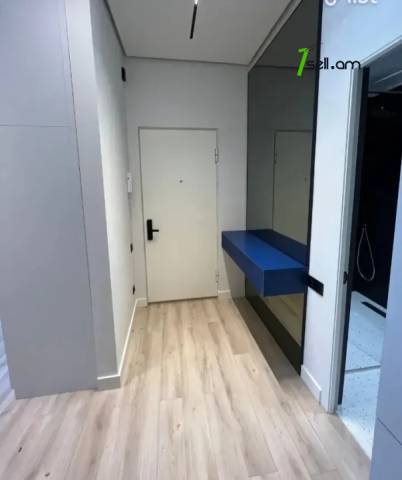 3 սենյականոց բնակարան նորակառույց շենքում Կոմիտասի պողոտայում, 55 ք.մ., 10/15 հարկ, բարձր առաստաղներ